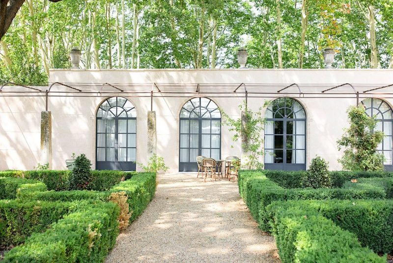 marie-chicchirichi-destination-wedding-planner-luxury-chateau-provence-france