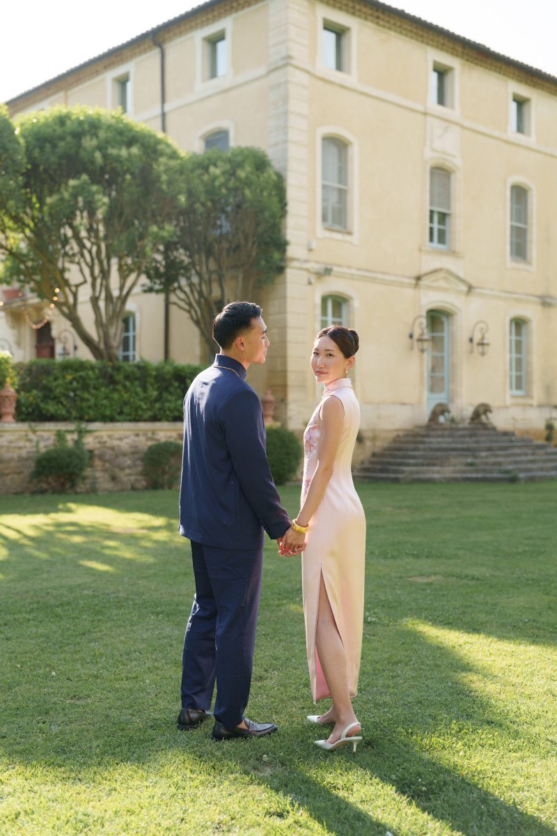 marie-chicchirichi-destination-wedding-planner-luxury-welcome-dinner-chateau-provence-france